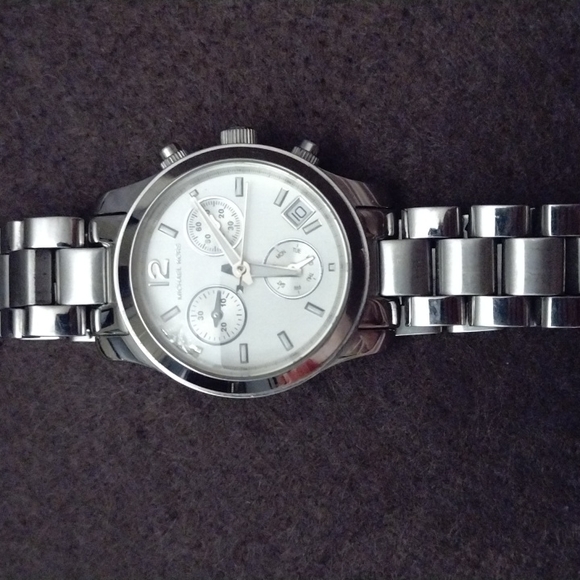 Michael Kors Small-Size Silver Watch - Picture 1 of 5